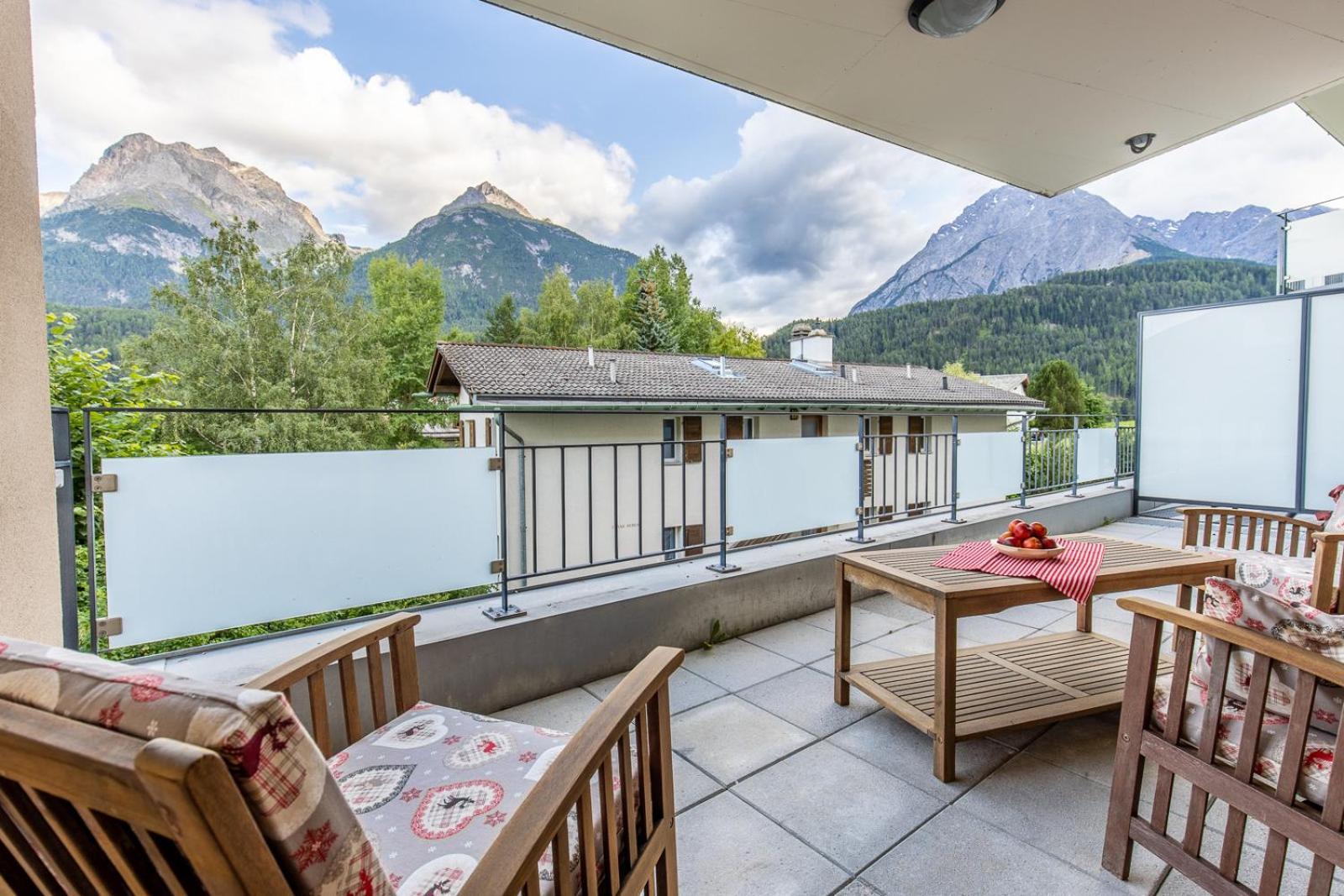 La Stuevetta Apartment Scuol Exterior photo